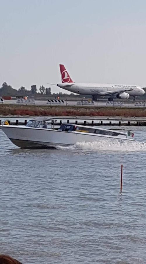 B&B "Gabriel&Melissa" Airport View - Nuova - Ristrutturato Gennaio 2022 Tessera Bagian luar foto
