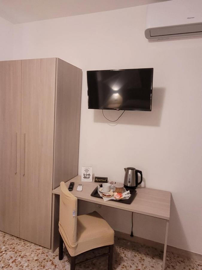 B&B "Gabriel&Melissa" Airport View - Nuova - Ristrutturato Gennaio 2022 Tessera Bagian luar foto